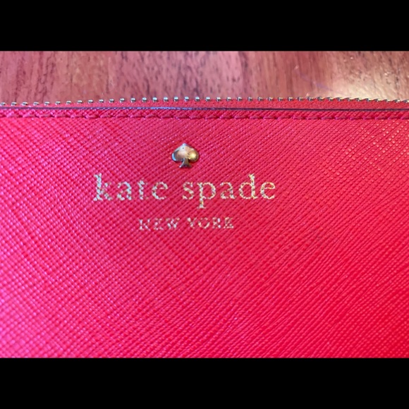 Kate Spade Cameron Wallet Large in Hot Chili - Picture 2 of 7